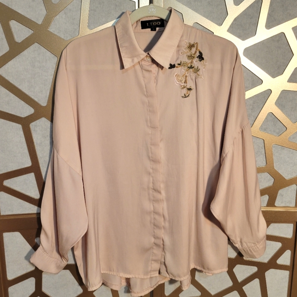 NWOT ITOO Pink Satin Button Up with Floral Embroidery